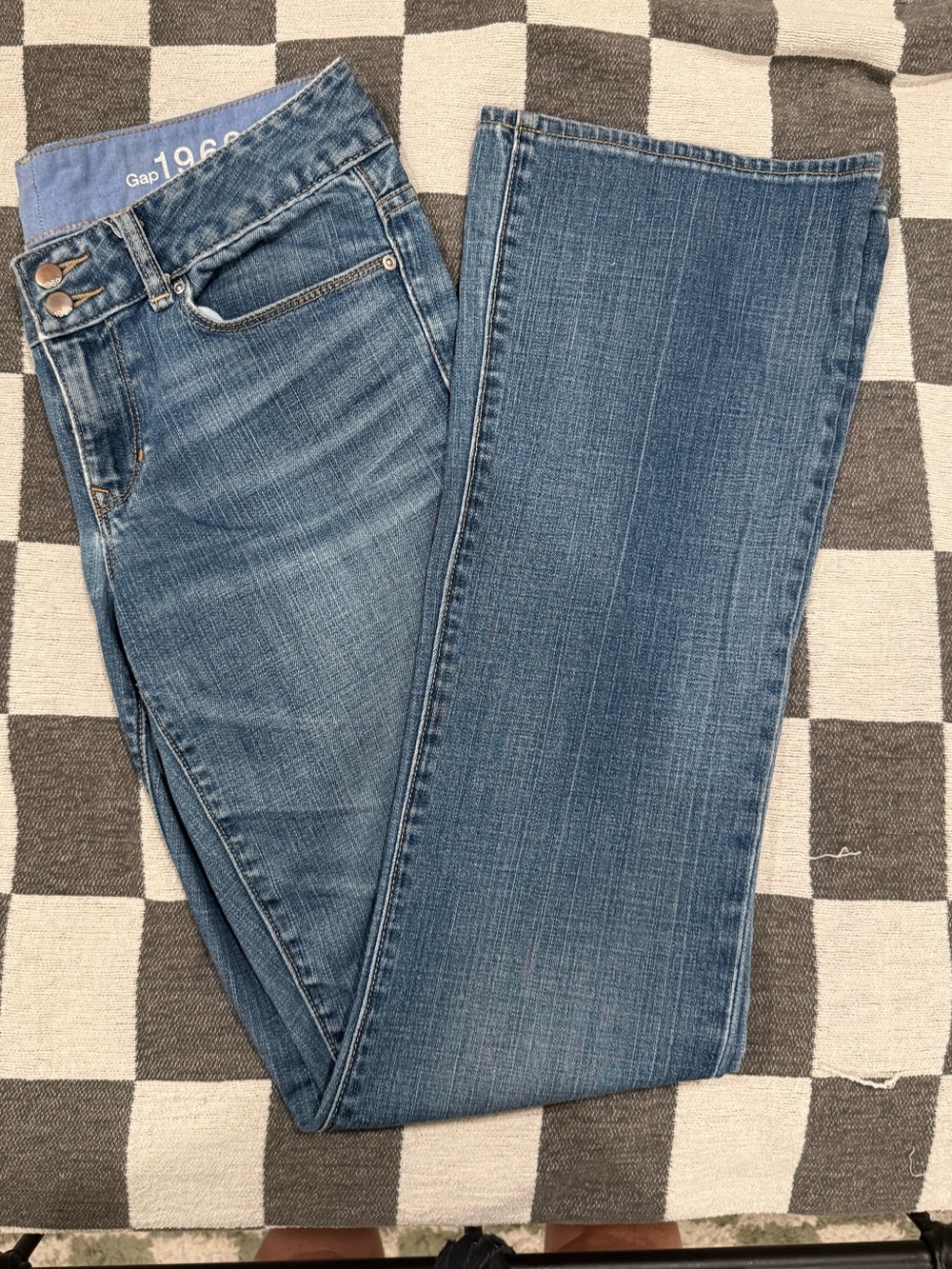 GAP Boot Cut Jeans in Medium Blue Wash